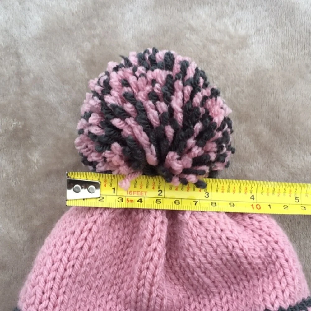 NWOT Winter Acrylic Pom Pom Beanie, OS (Girls)